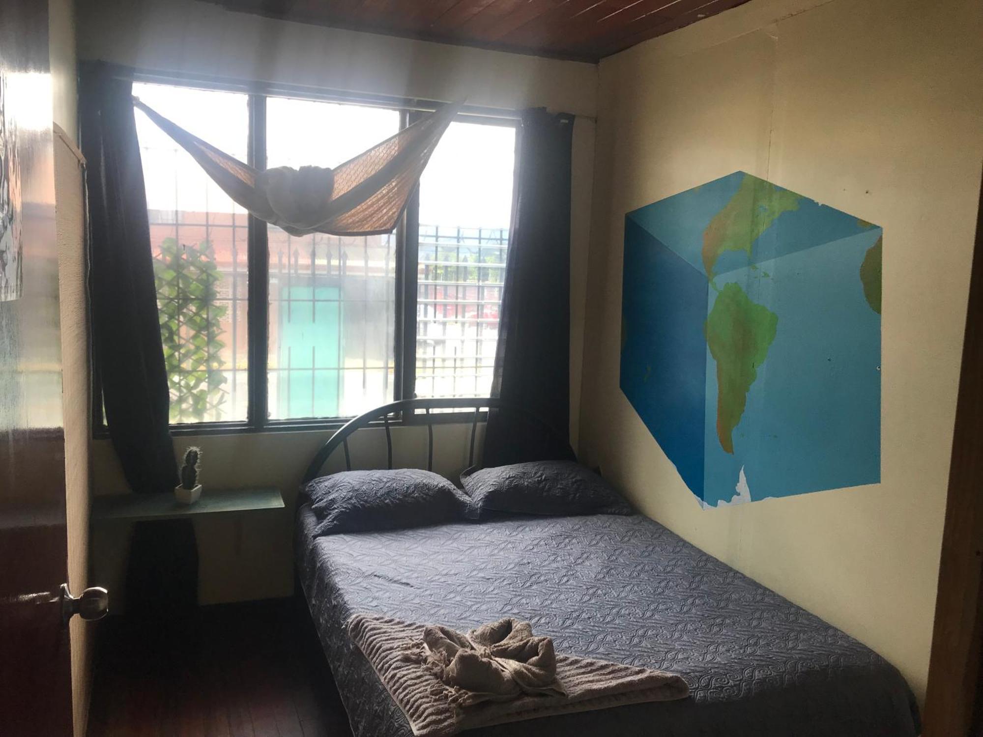Hostal In The Wind And San José